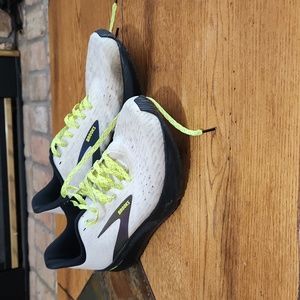 Brooks Hyperion Tempo